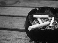 Berhenti Merokok Gara-Gara Anaknya Mati