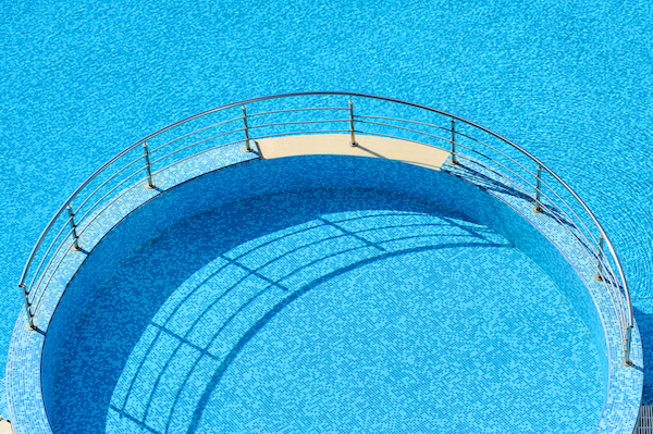 Hukum Berenang bagi Orang yang Berpuasa