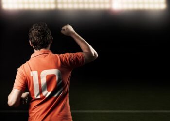 Main Bola, Maaf Tolong Lututnya ya Mas_RemajaIslam.com