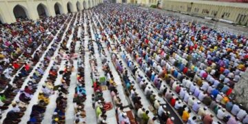 Tatacara Shalat Jama'ah Sesama Muslimah_RemajaIslam.com