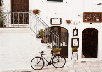 istri keluar rumah_remajaislam.com