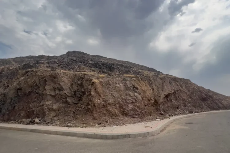 Hadits tentang Keharaman Madinah; Batas Tanah Haram, Hukum, dan Penjelasan Lengkap